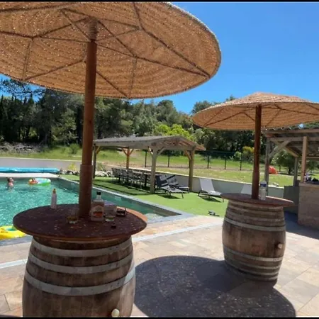 Jolie Avec Piscine Villa Palaja