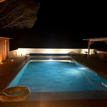 Jolie Avec Piscine Villa *
